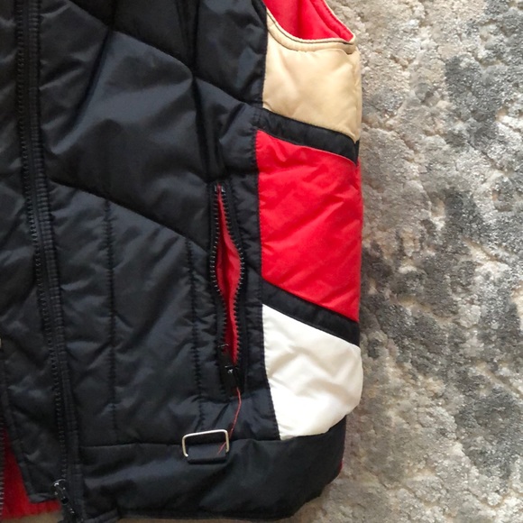 black and red vest - Picture 4 of 5